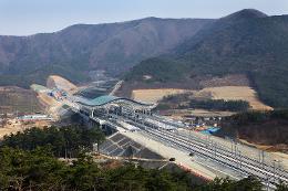 첨부 이미지: 20100405 신경주역사(경부고속)2