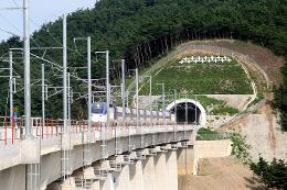 첨부 이미지: 20170803 남대천교 시운전(원주-강릉)(KTX산천)1